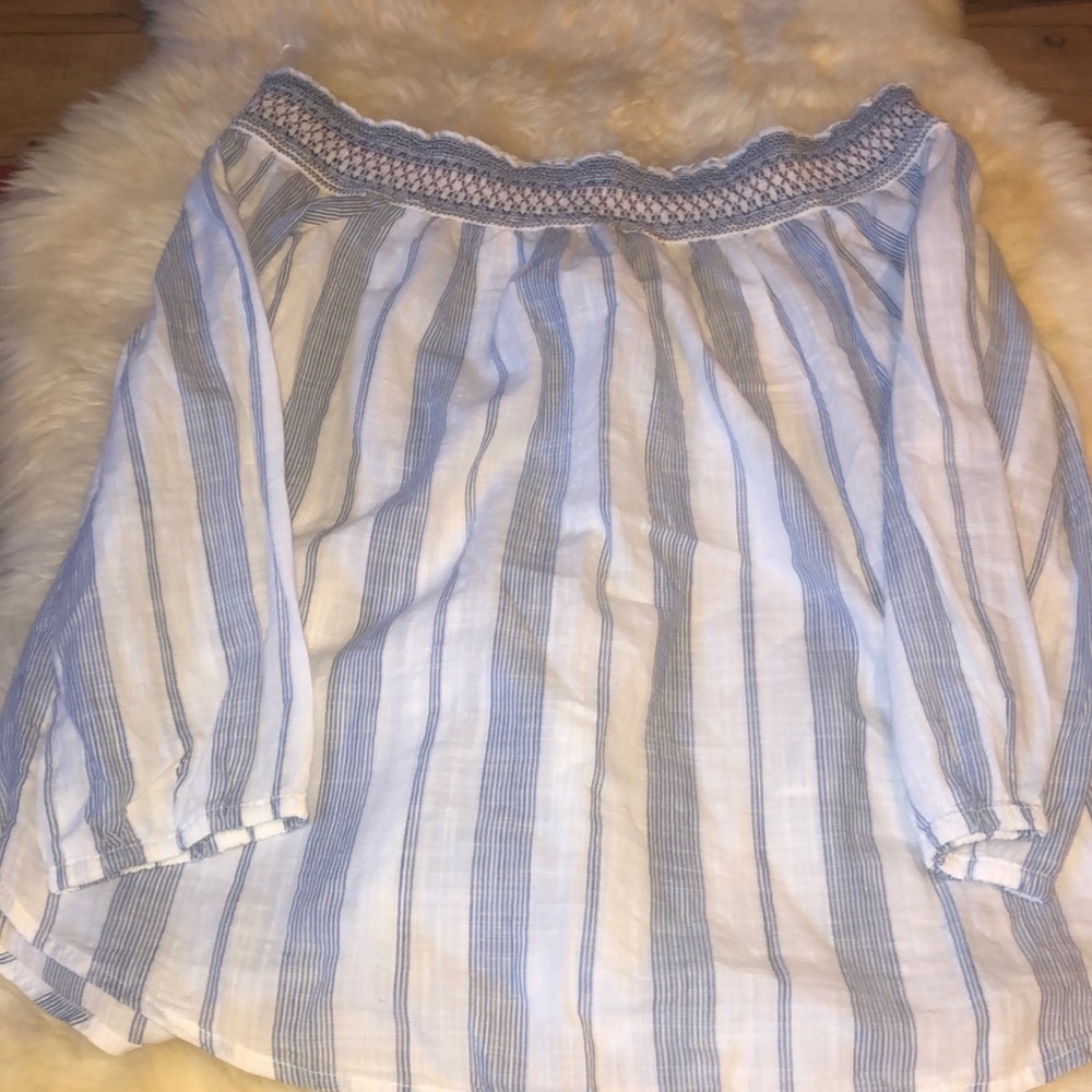 Ambercrombie and Fitch off the shoulder top size m